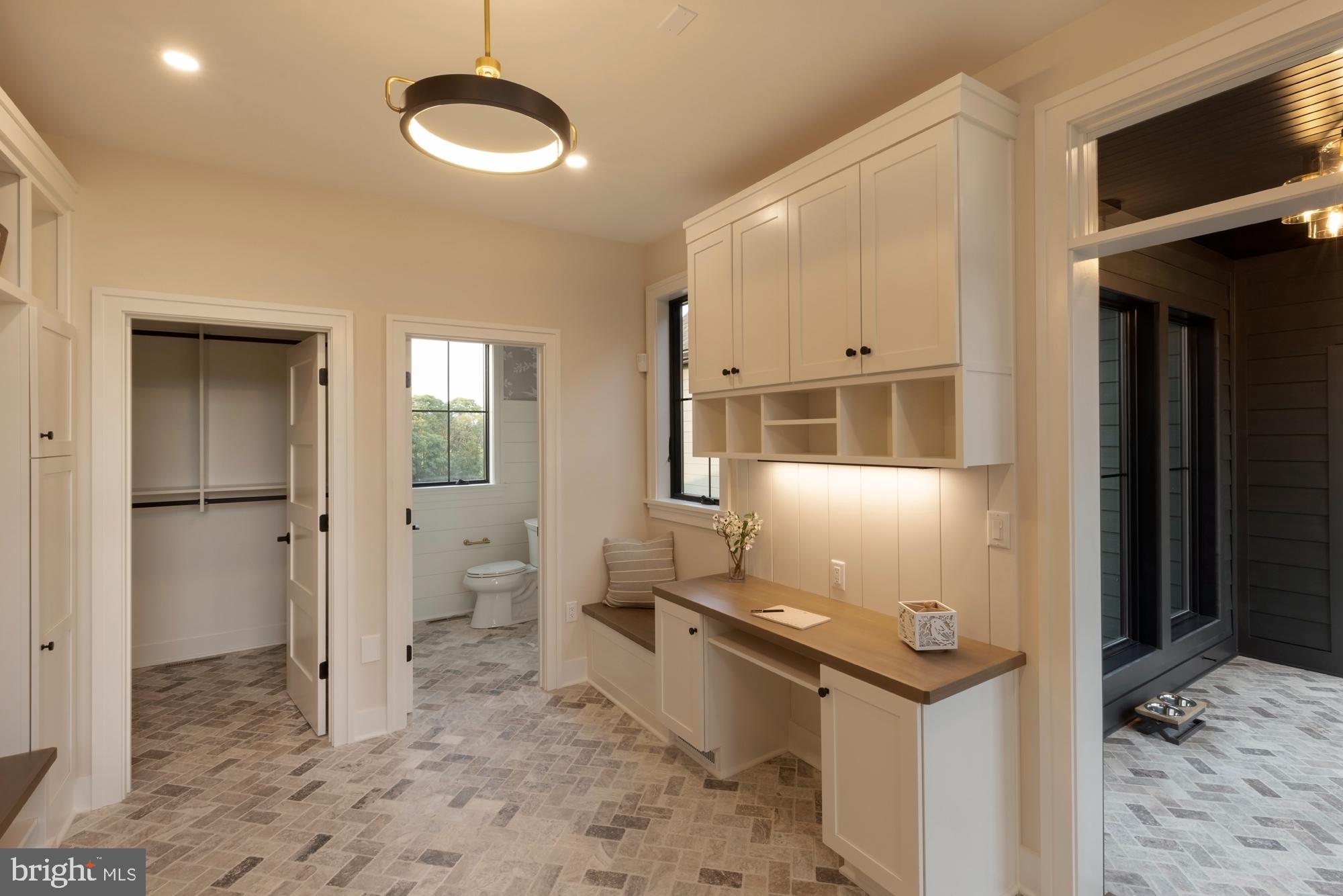 FARM CREST - Residential