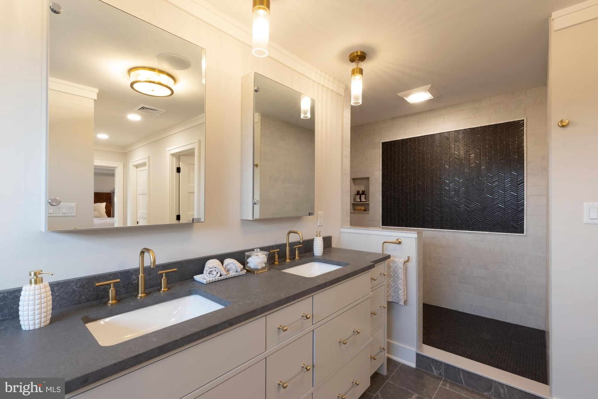 FARM CREST - Residential