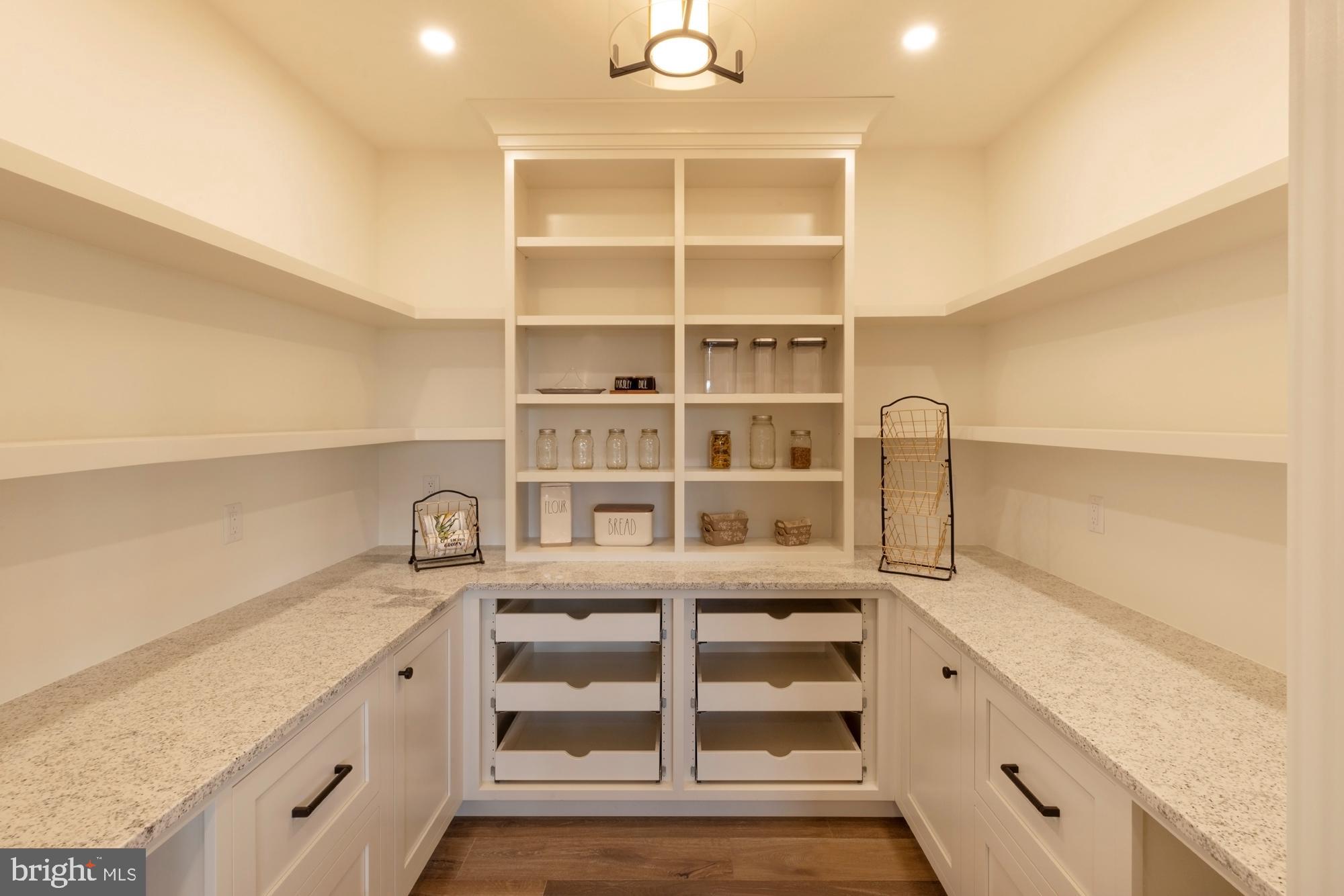 FARM CREST - Residential