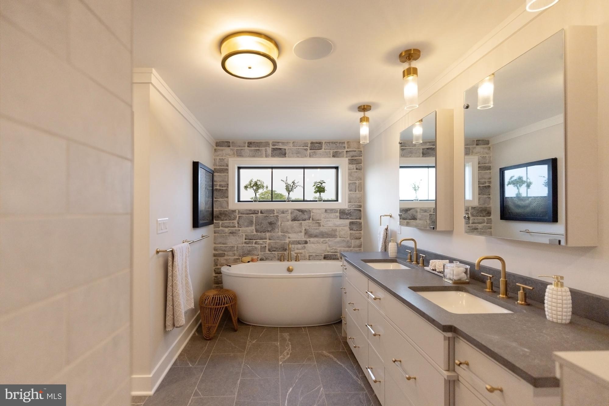 FARM CREST - Residential