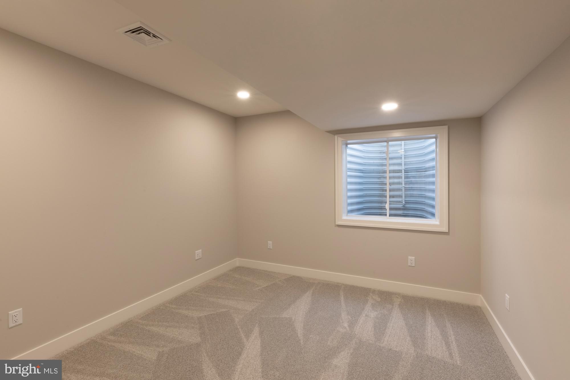 FARM CREST - Residential