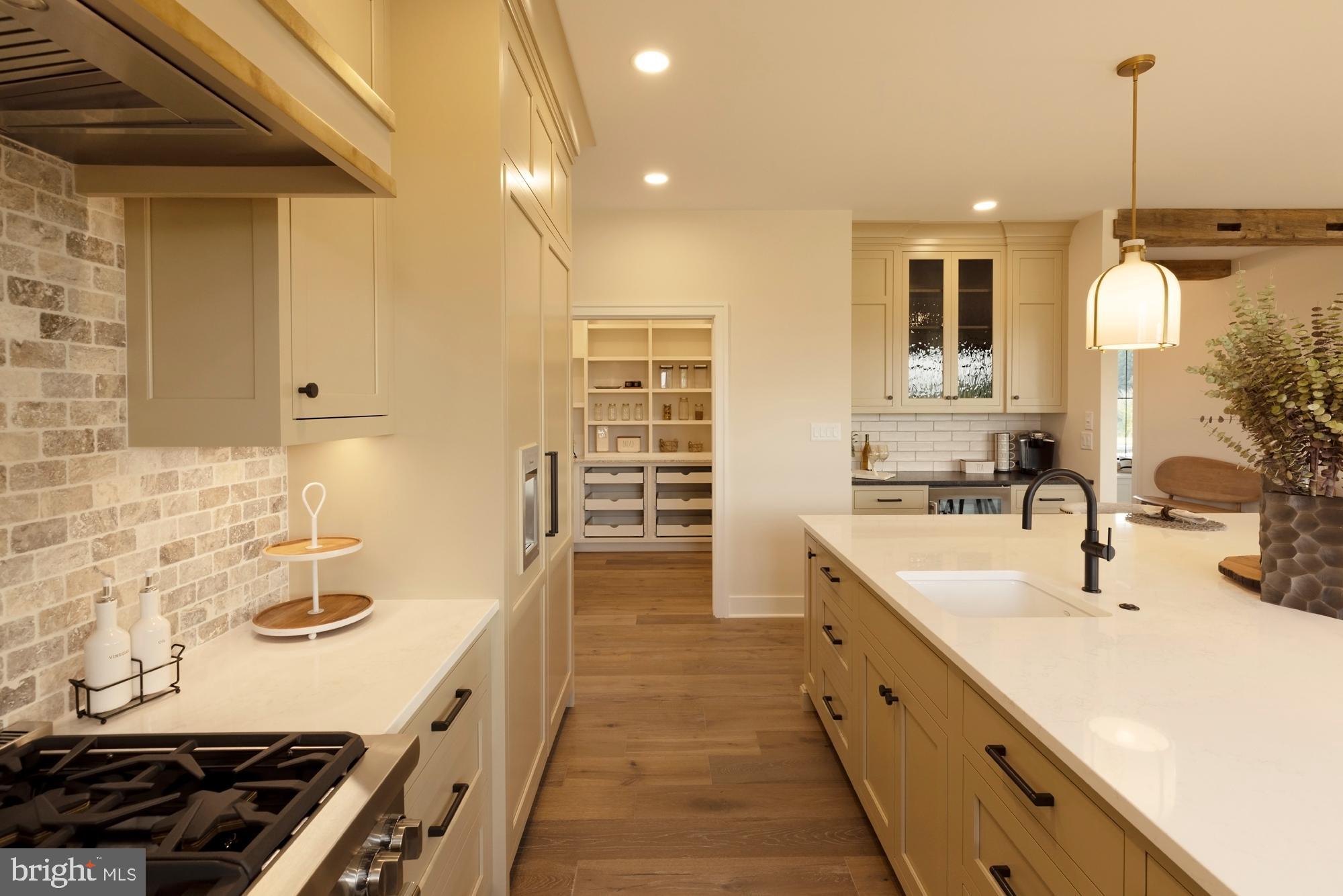 FARM CREST - Residential