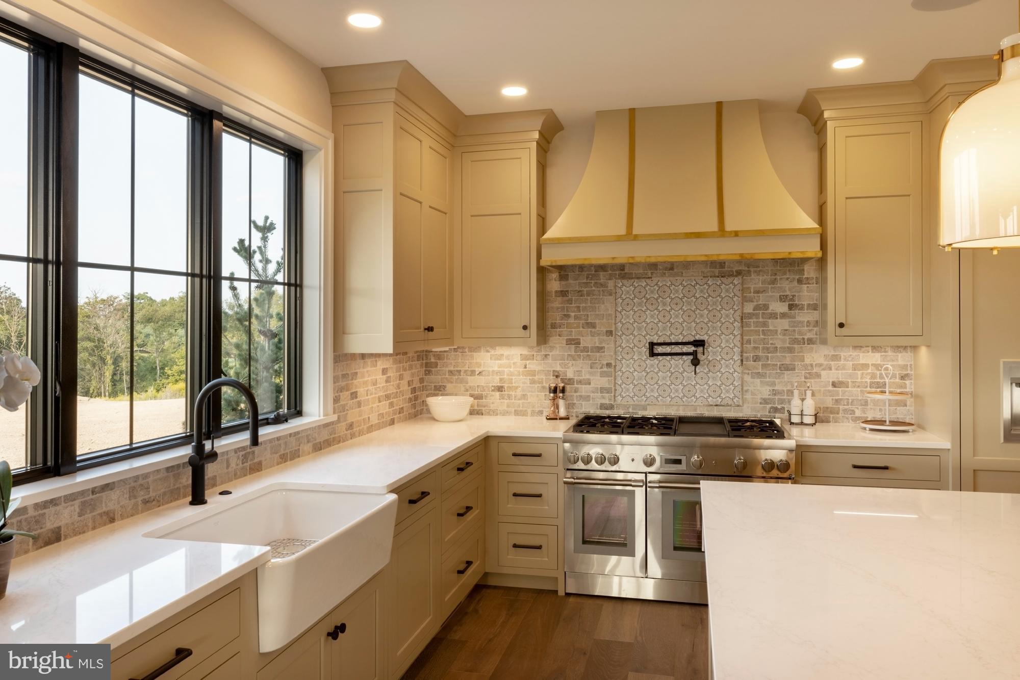 FARM CREST - Residential