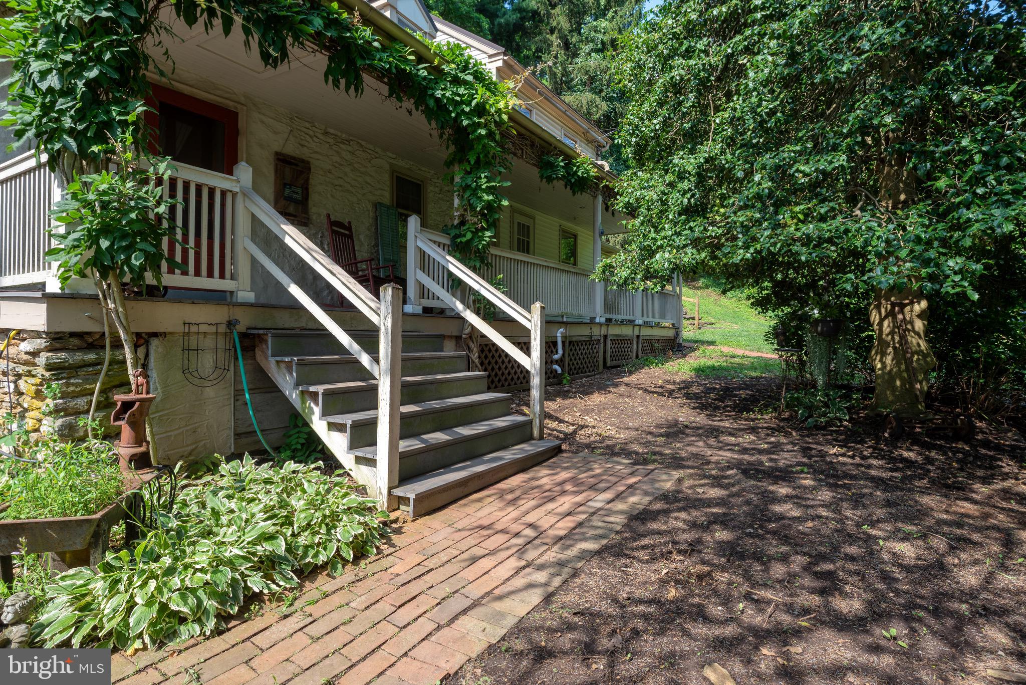 1592 WHITE OAK ROAD