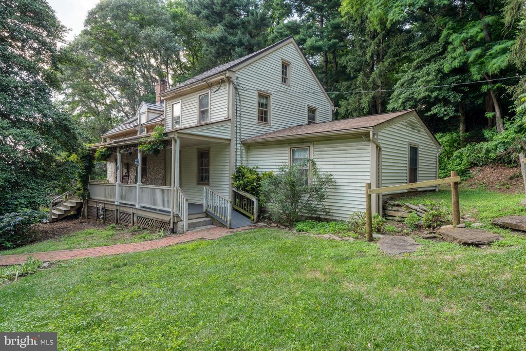 Photo of 1592 White Oak Road, STRASBURG, PA 17579 (MLS # PALA2072736)