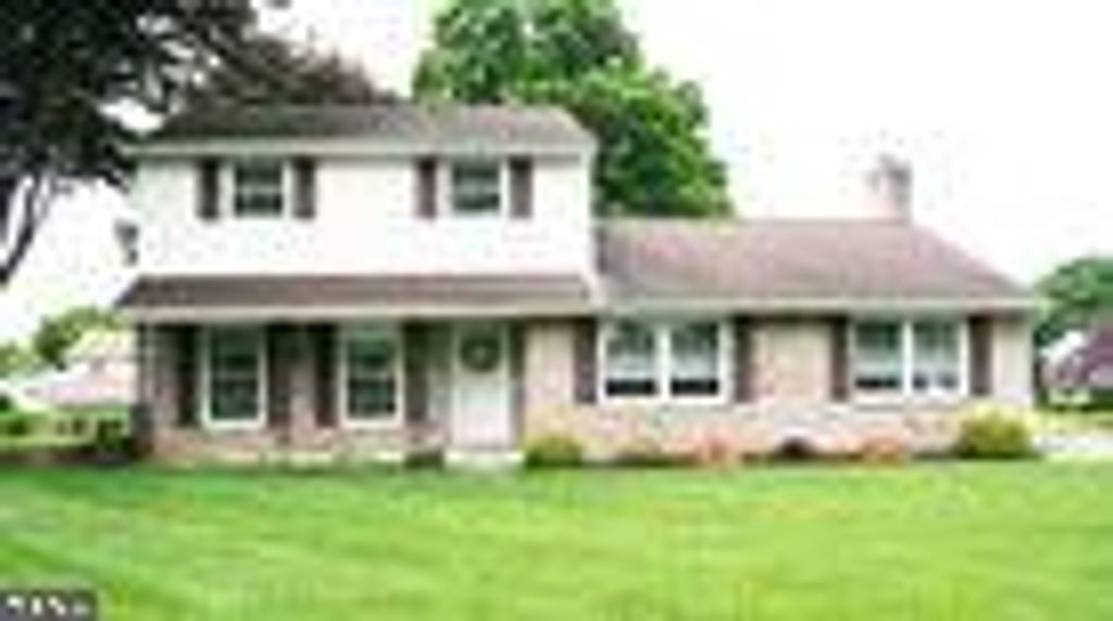 Photo of 2156 Kentwood Drive, Lancaster, PA 17601 (MLS # PALA2051650)