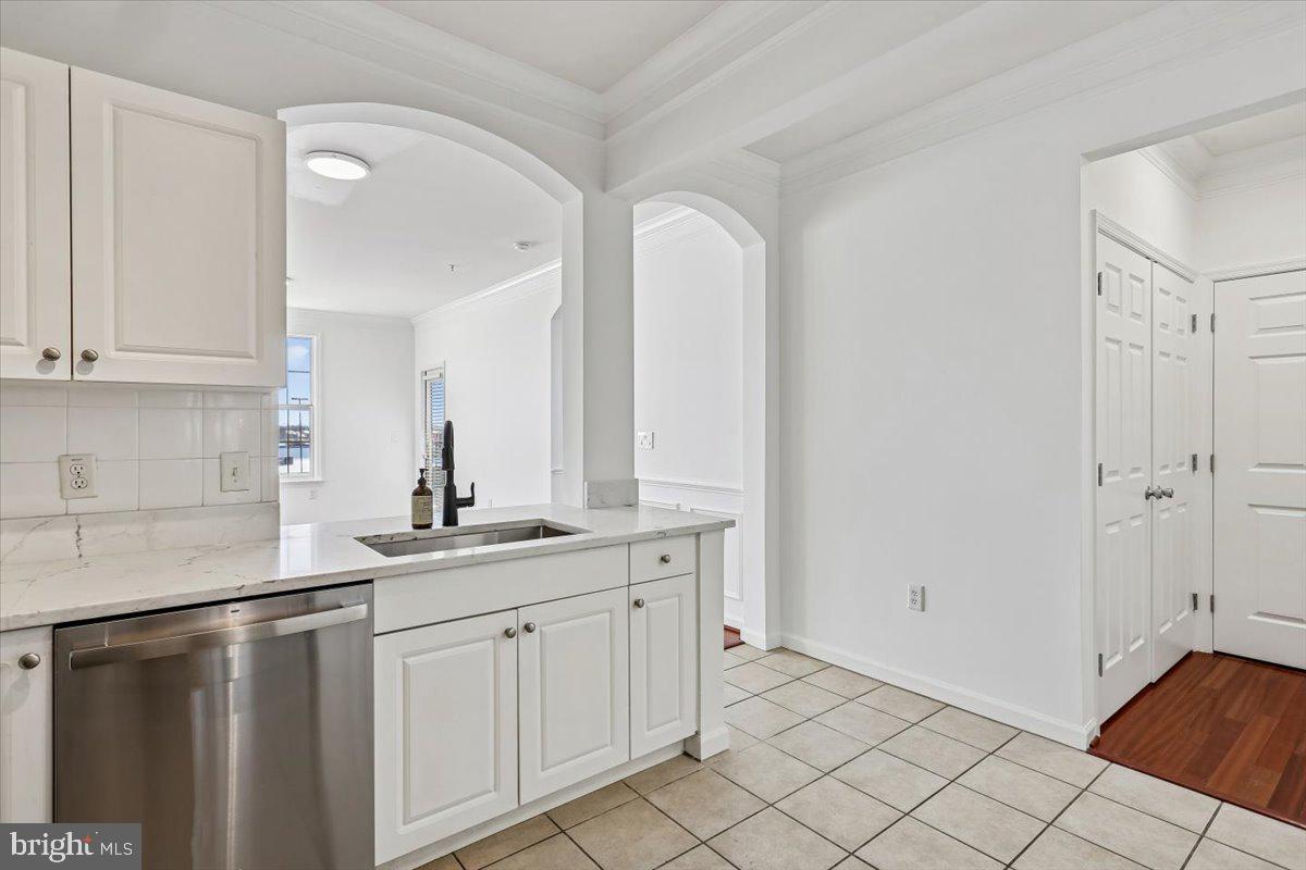 THE COLONNADE AT KENTLANDS - Residential