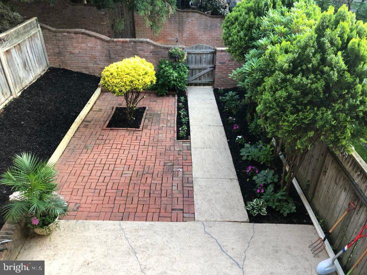 STONEHURST - Residential Lease