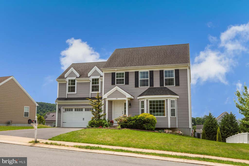 Photo of 29 October Glory Trail, EPHRATA, PA 17522 (MLS # PALA2093348)