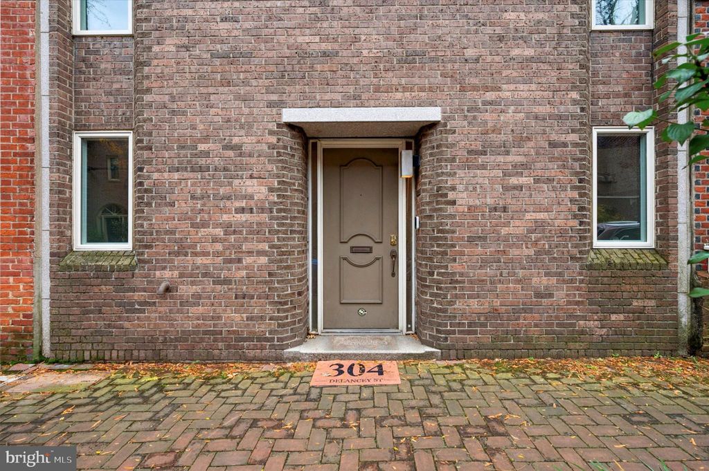 Photo of 304 Delancey Street, PHILADELPHIA, PA 19106 (MLS # PAPH2545858)