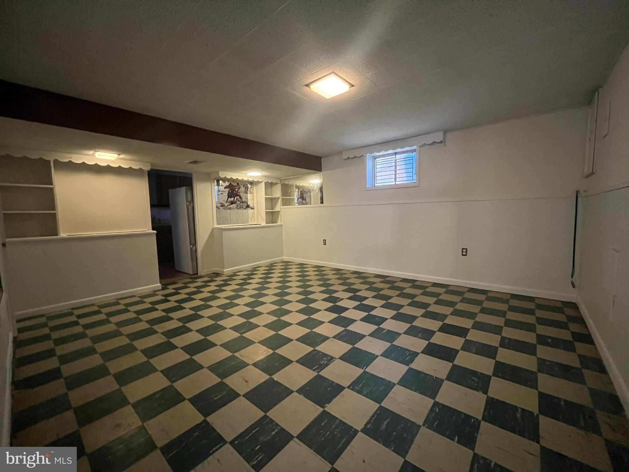 ADDISON HEIGHTS - Residential