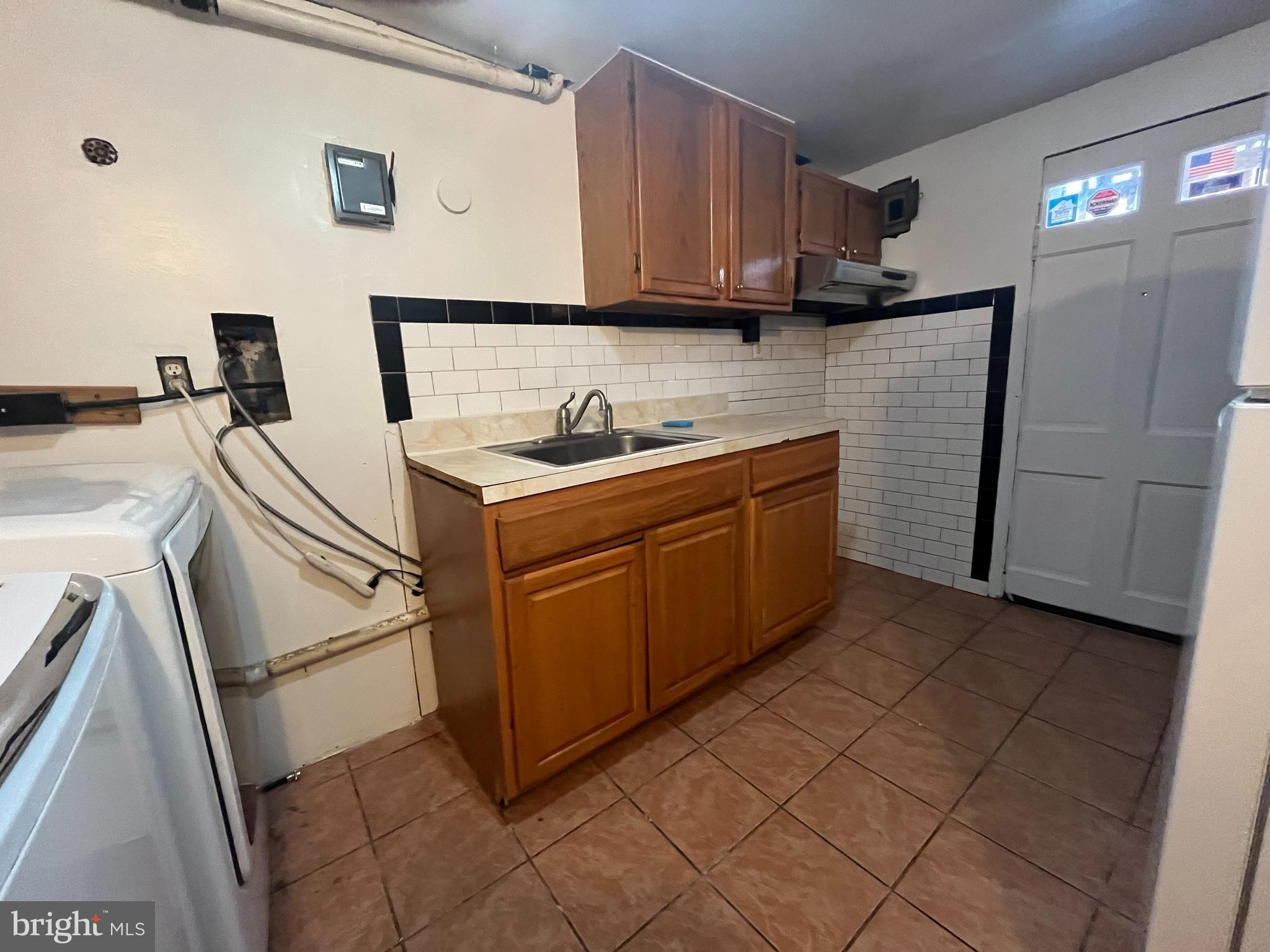 ADDISON HEIGHTS - Residential