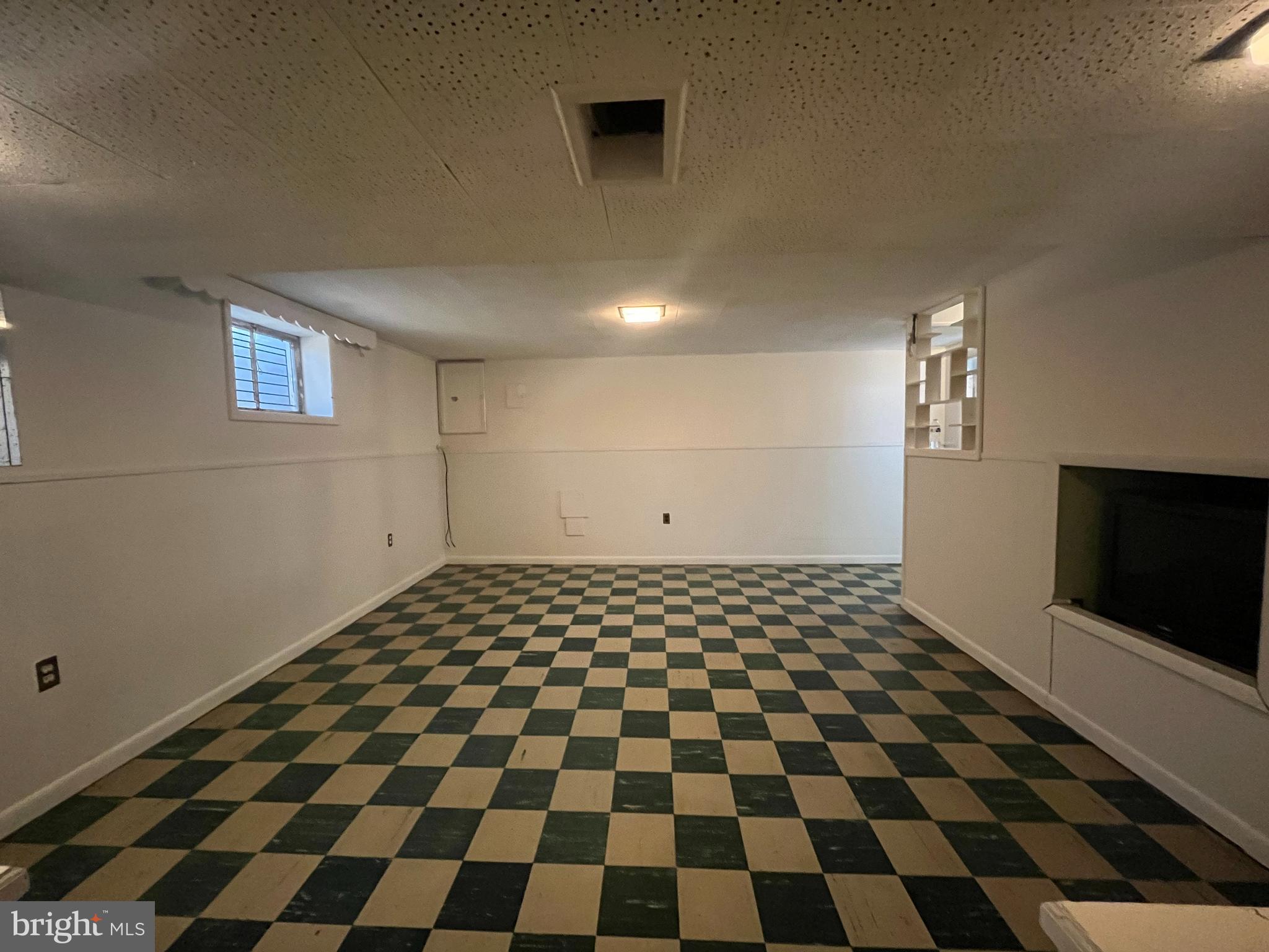 ADDISON HEIGHTS - Residential