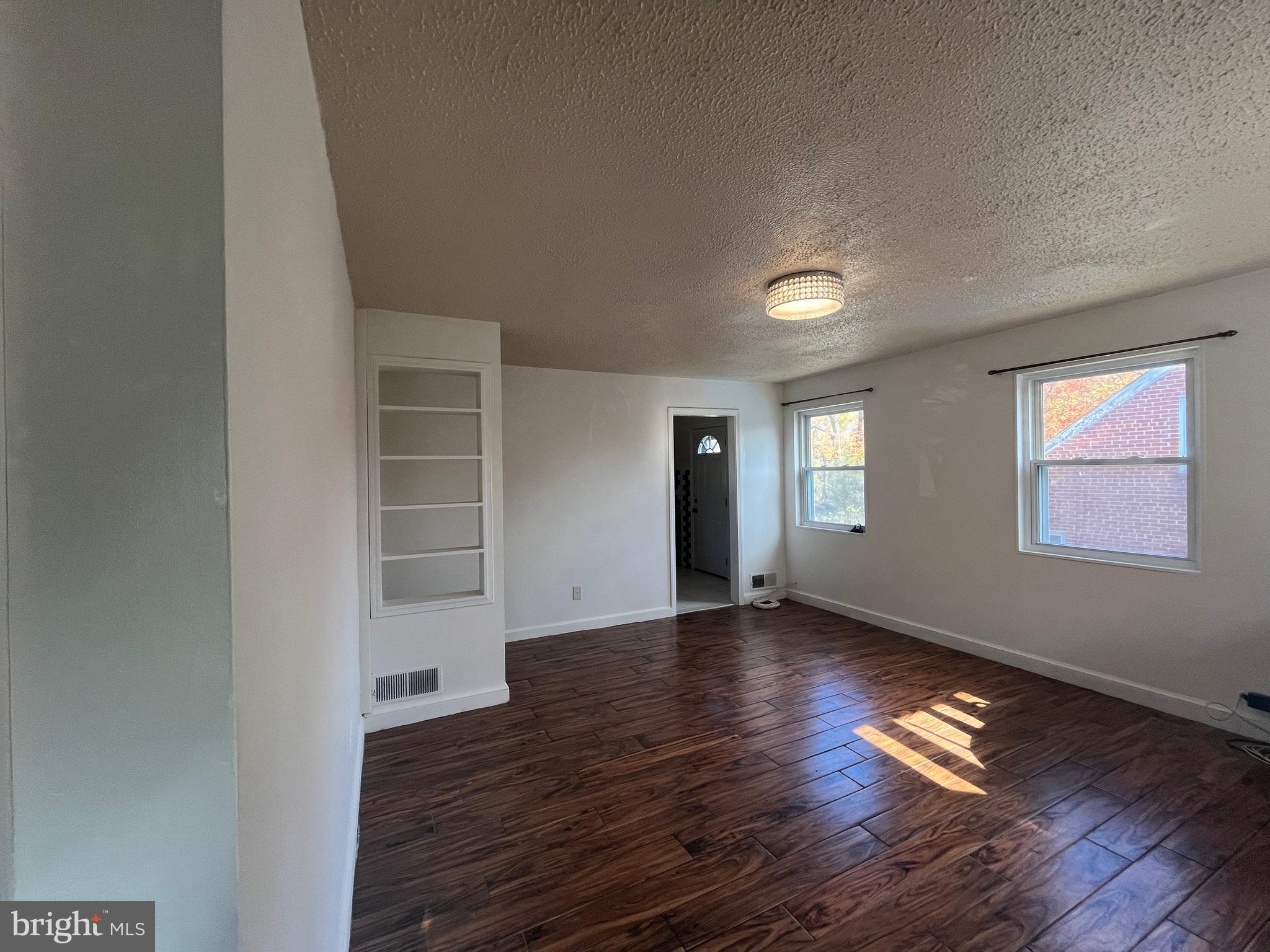 ADDISON HEIGHTS - Residential