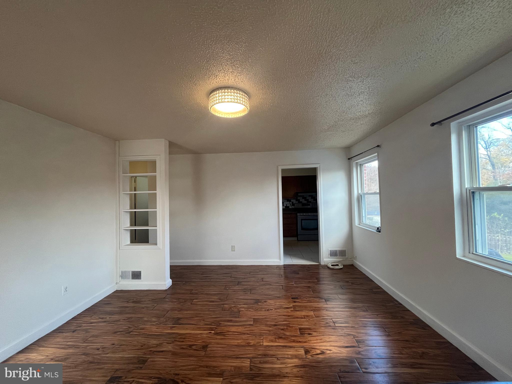 ADDISON HEIGHTS - Residential