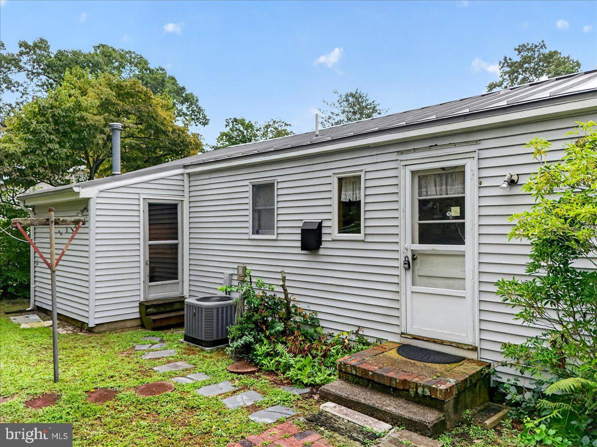 205 2ND AVENUE
