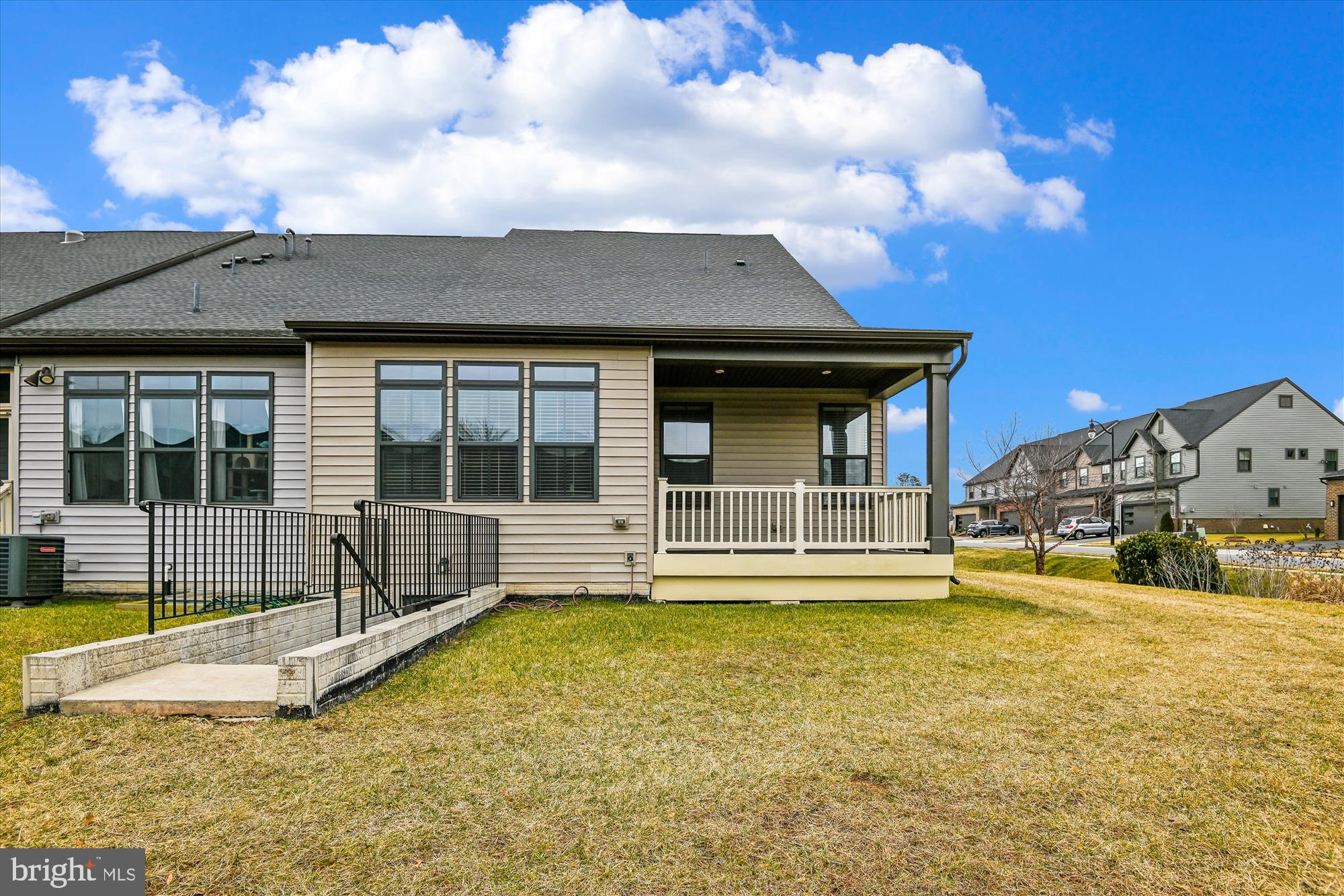 TANYARD SHORES - Residential