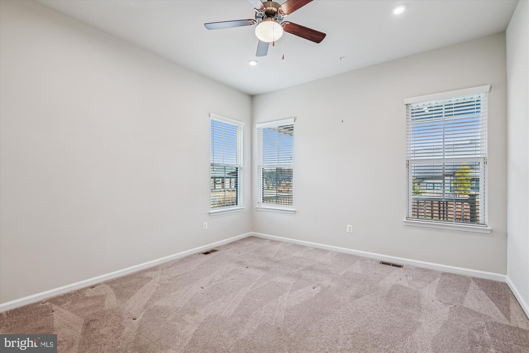 TANYARD SHORES - Residential