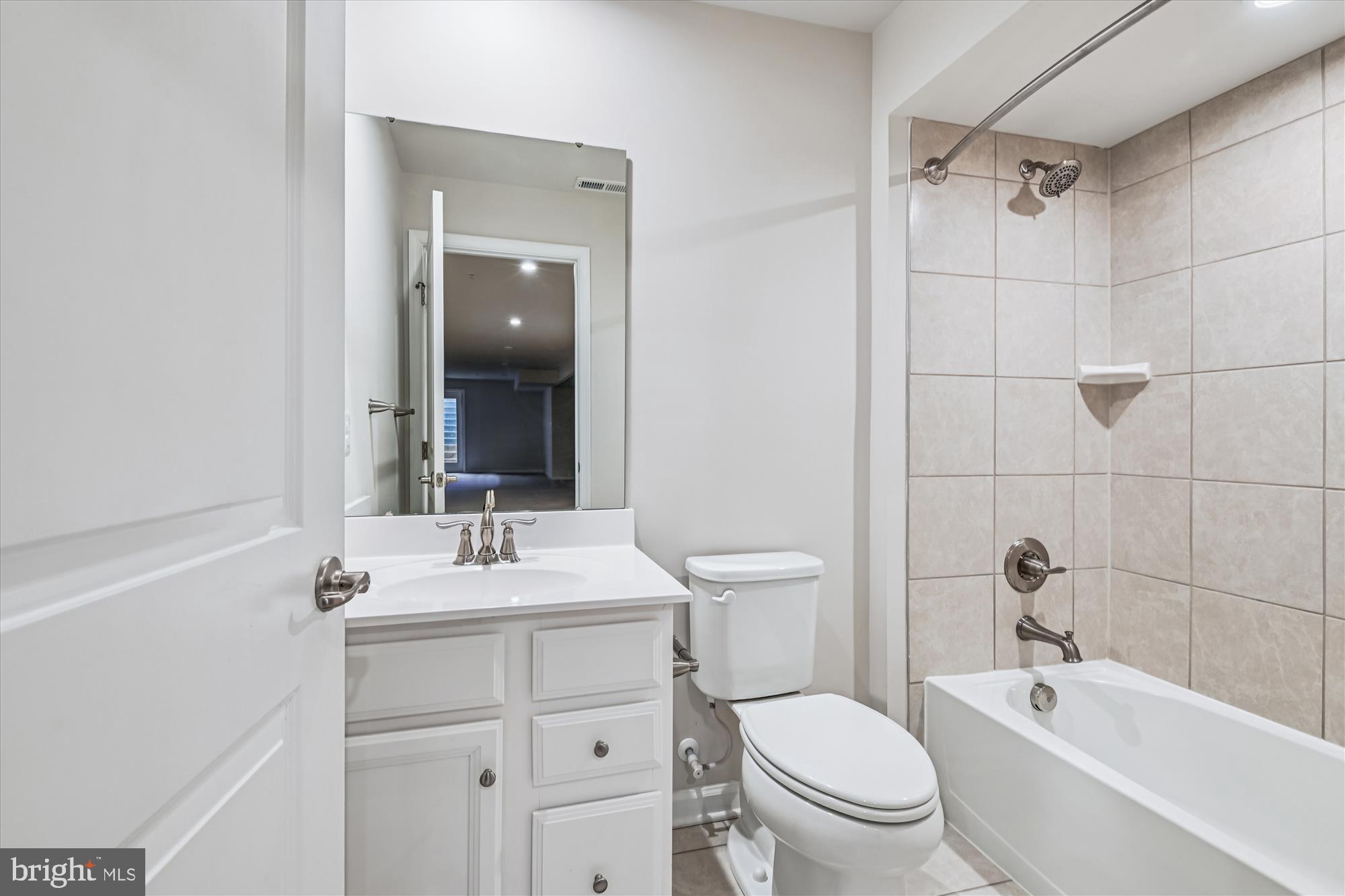 TANYARD SHORES - Residential