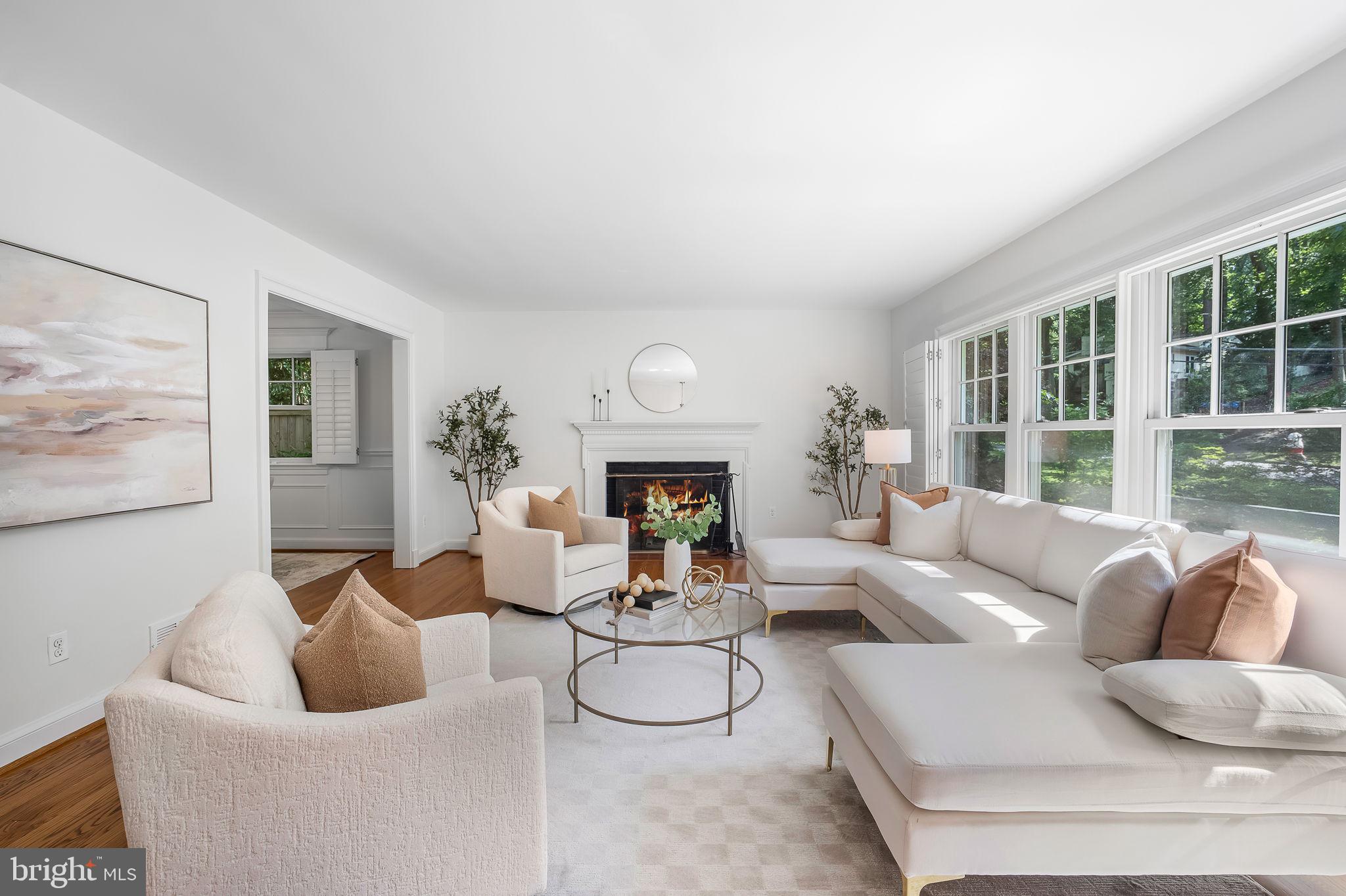3609 WHISPERING LANE