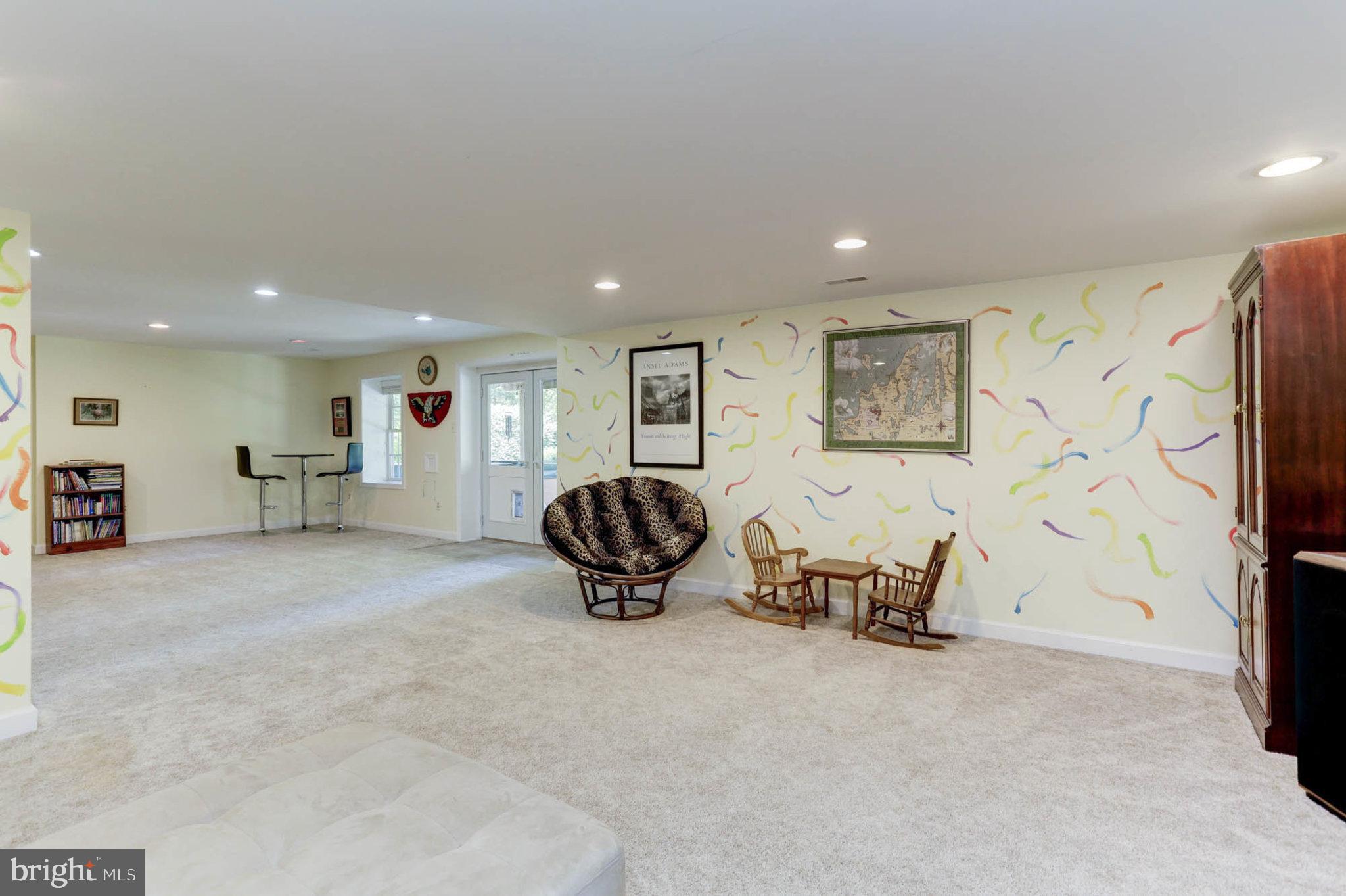 VILLAGE OF RIVER HILL - Residential