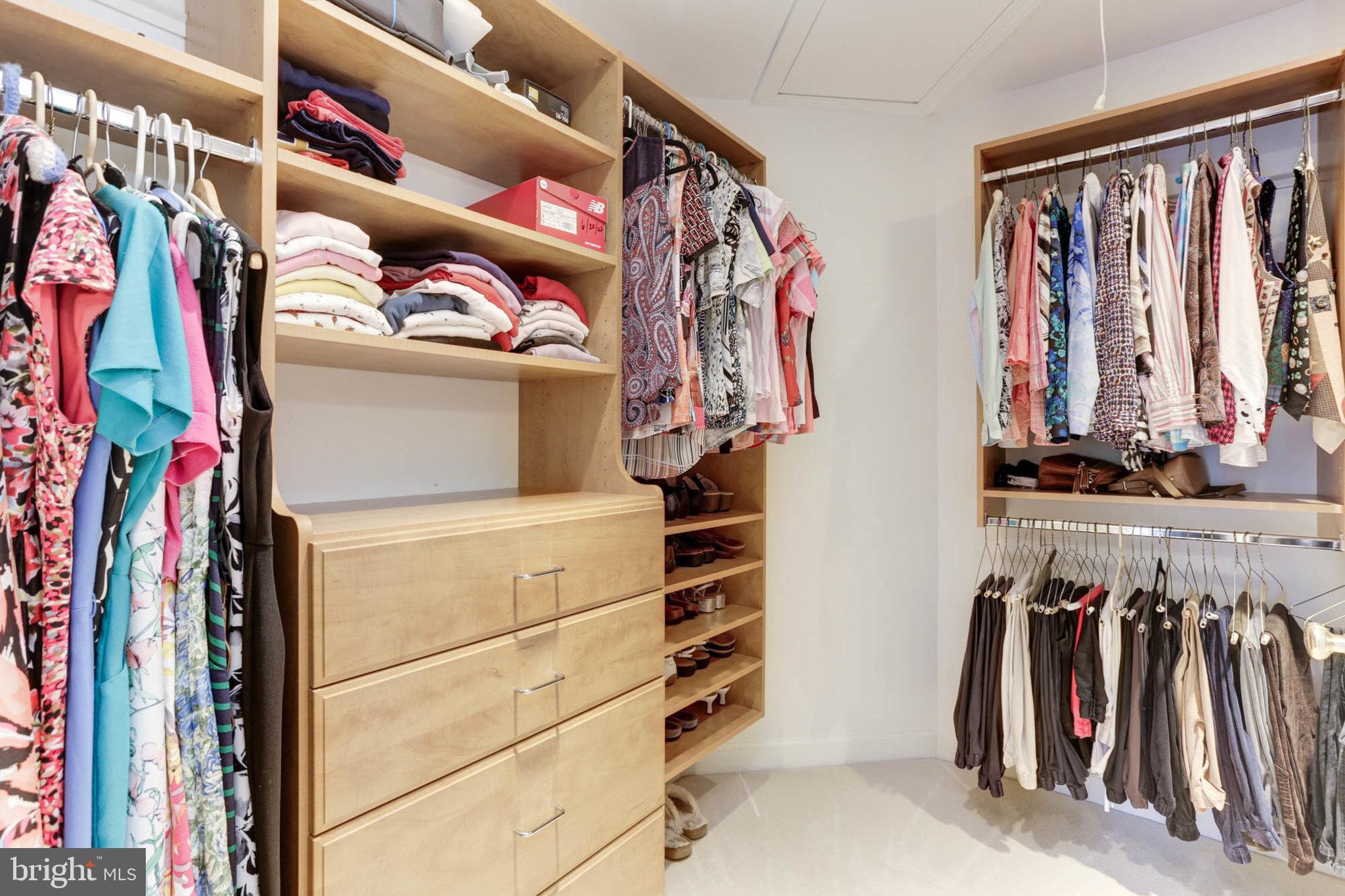 VILLAGE OF RIVER HILL - Residential