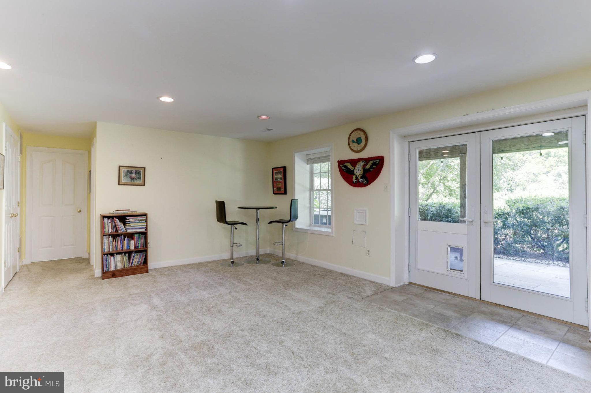 VILLAGE OF RIVER HILL - Residential