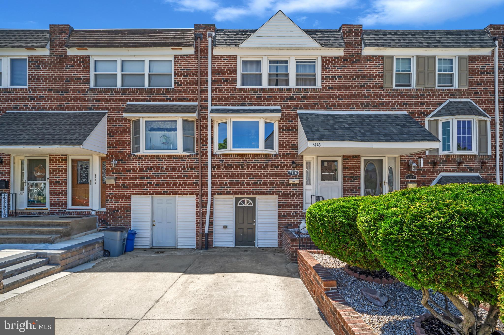 3116 HOLLY ROAD