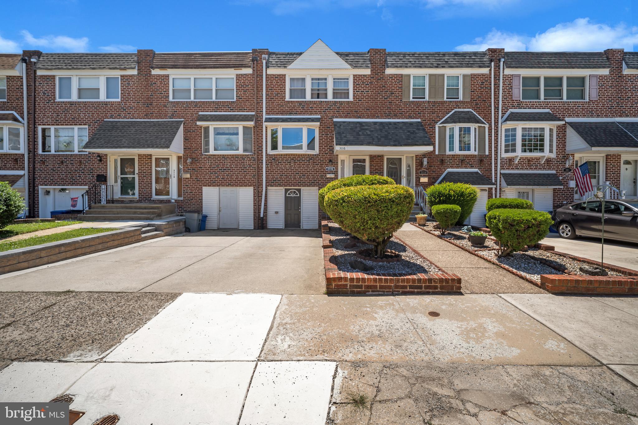 3116 HOLLY ROAD