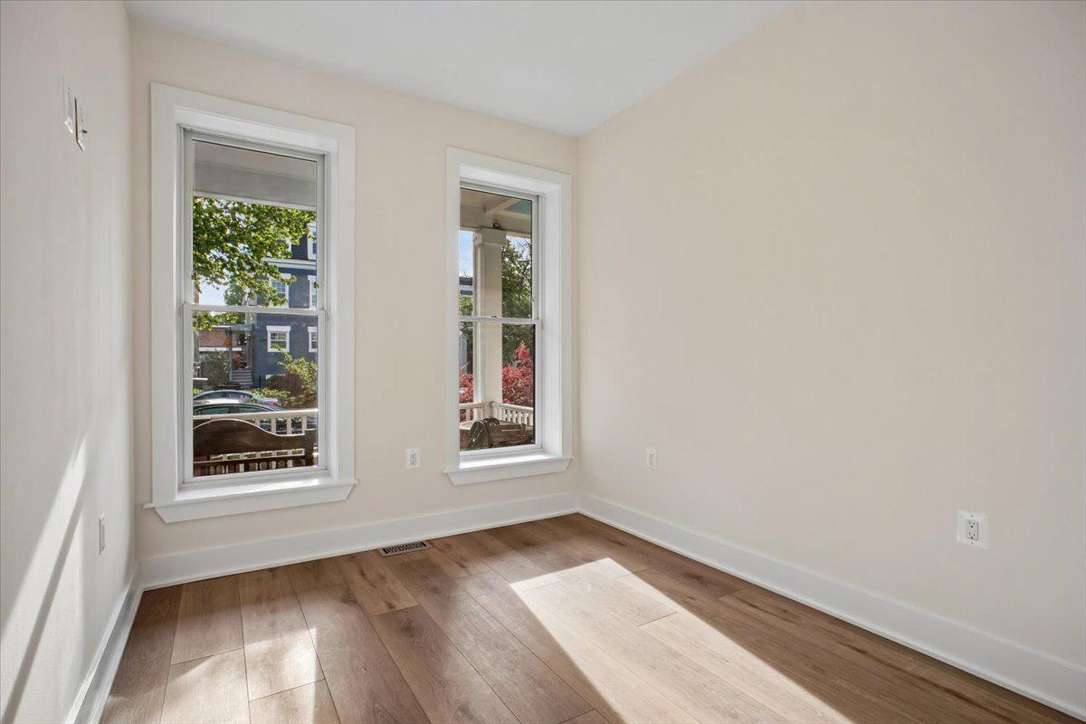 329 16TH STREET SE 1