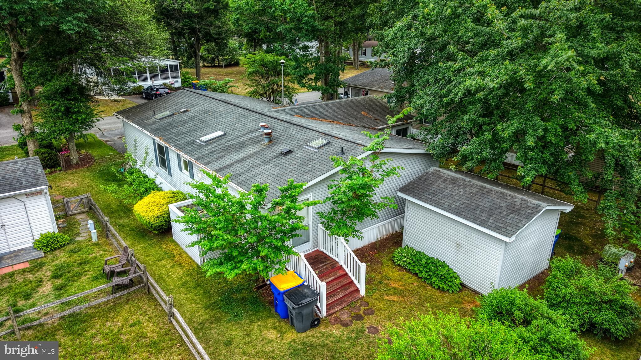 POTNETS LAKESIDE - Residential