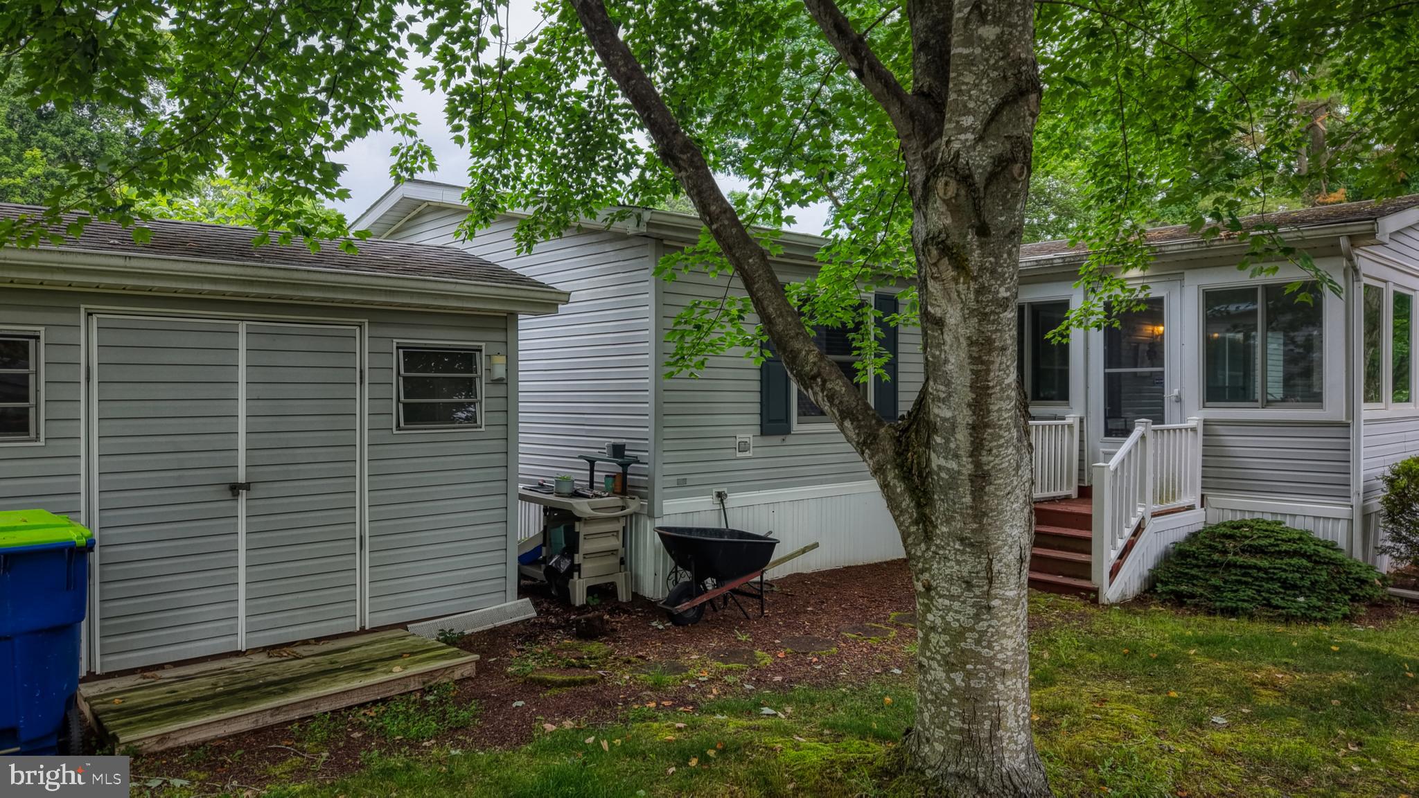 POTNETS LAKESIDE - Residential