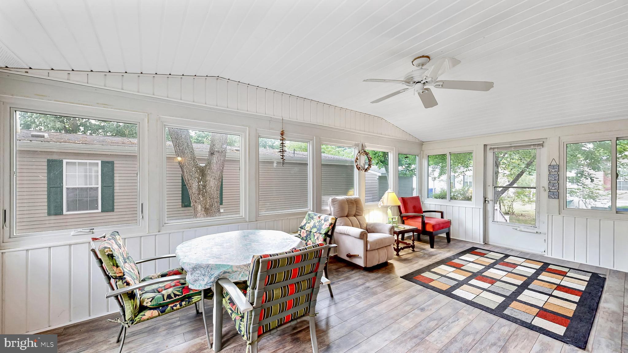 POTNETS LAKESIDE - Residential