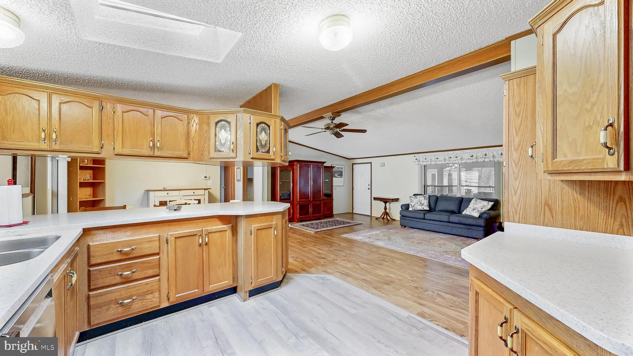 POTNETS LAKESIDE - Residential