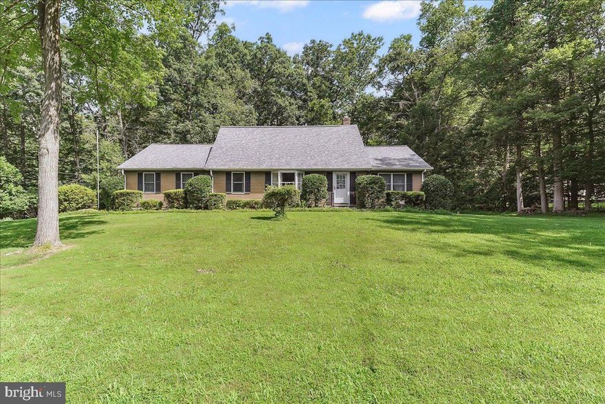 Great opportunity in the heart of Glen Farms!! If you've been searching for the one that's "not like all the others" yet still boasts location, charm and potential. THIS IS THE ONE!!! A truly classic 1.5 story Cape nestled on over 3/4 of an acre with wooded backdrop and quiet whispers of nature beckons. Well maintained while gently lived in, this cozy cape features a warm and inviting Florida room that's surrounded by windows and accented by a propane stove and exposed wood ceiling that simply invites you to slow down, relax and experience the serenity and tranquility of the surroundings.  This flat 3/4 acre parcel and great location that's in close proximity to the community tennis court and lake make this warm inviting home an easy choice.  There is just  enough room , yet it is not too large to maintain . Transform your current living situation into a slower paced, relaxed way of living. Situated just a few miles outside of Newark, Glen Farms is a treasured community for those looking for convenience yet appreciate the solitude and peaceful surroundings... A rare combination offering that should be seen and felt to be truly appreciated!! Stop by soon before someone else seizes the opportunity!!!