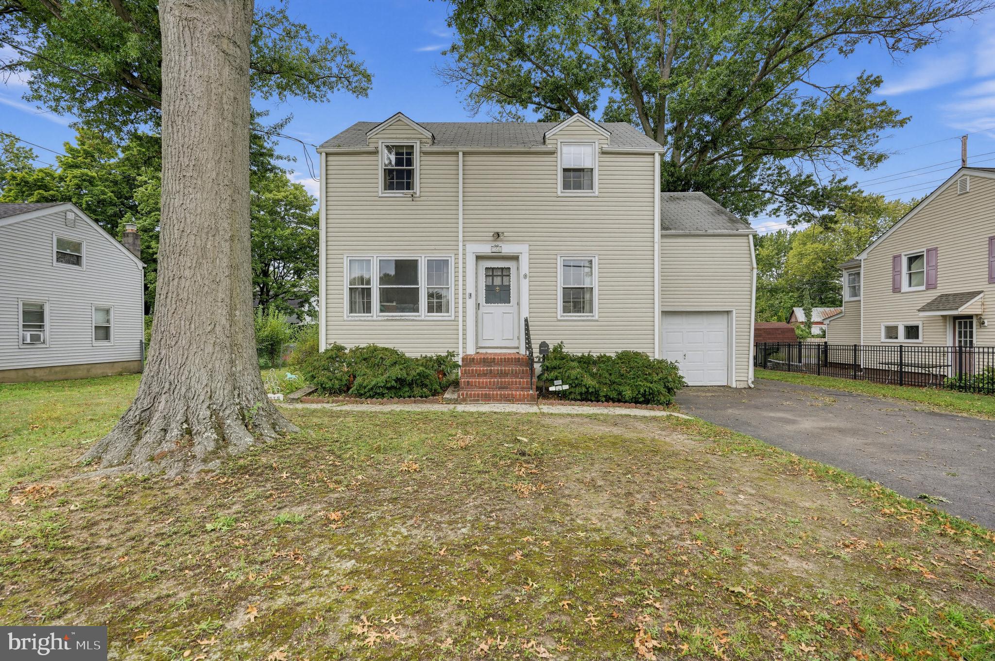 104 HARRON AVENUE