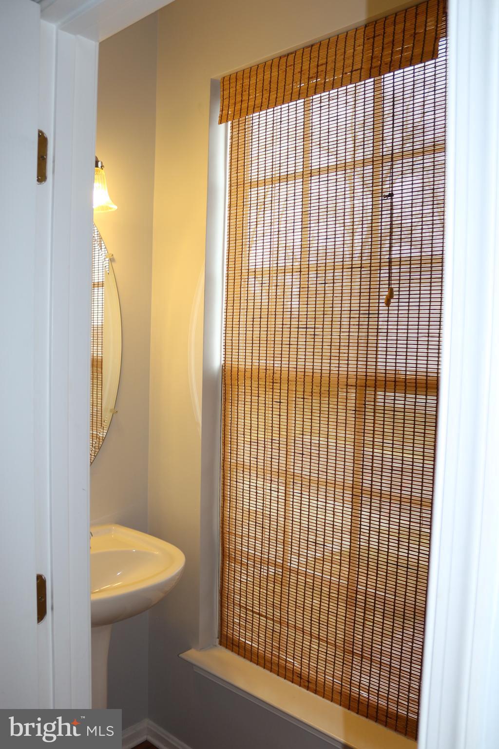 COLONIAL HILLS - Residential