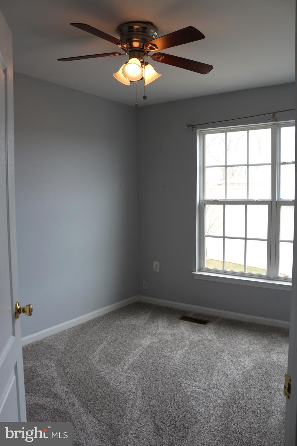 COLONIAL HILLS - Residential