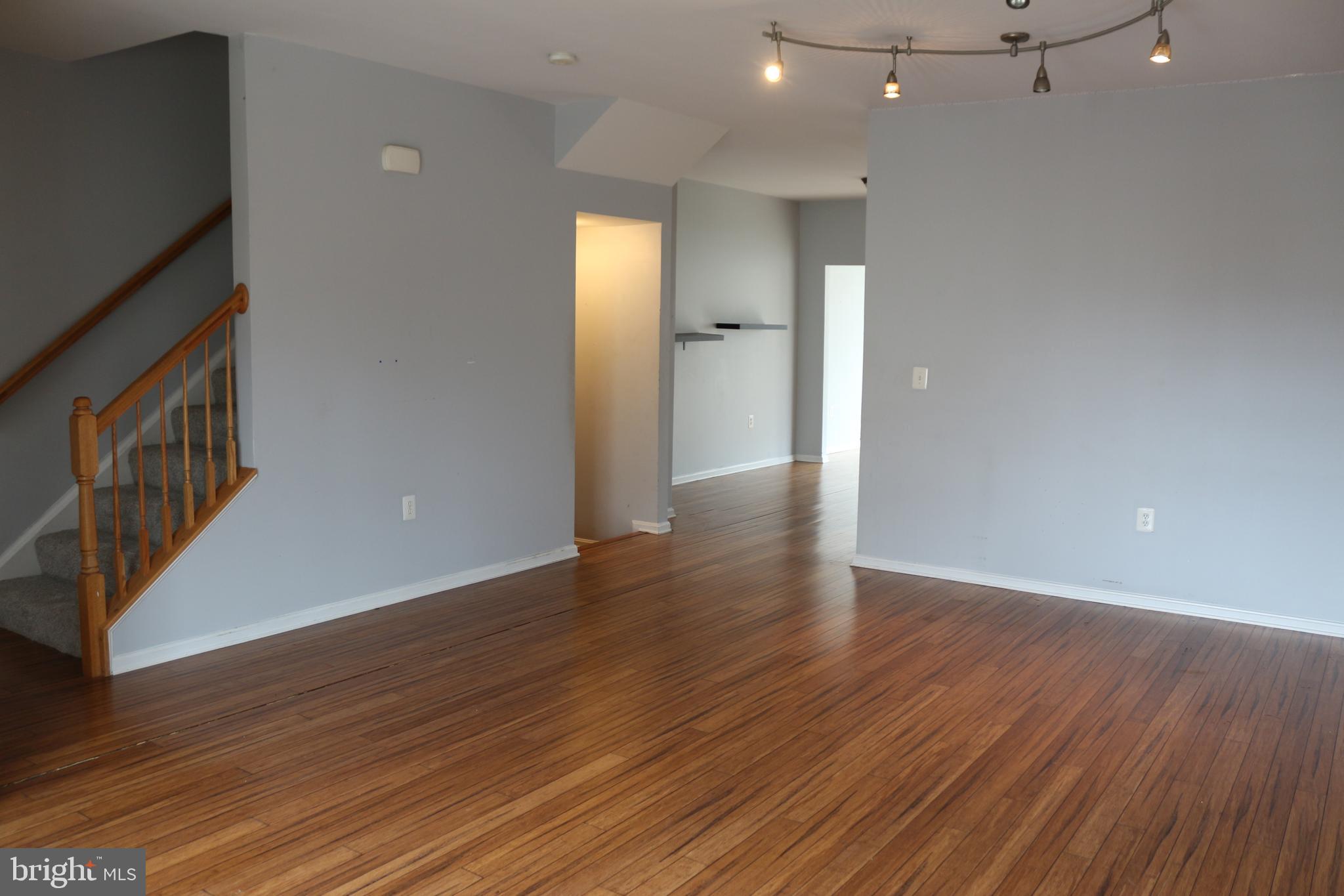 COLONIAL HILLS - Residential