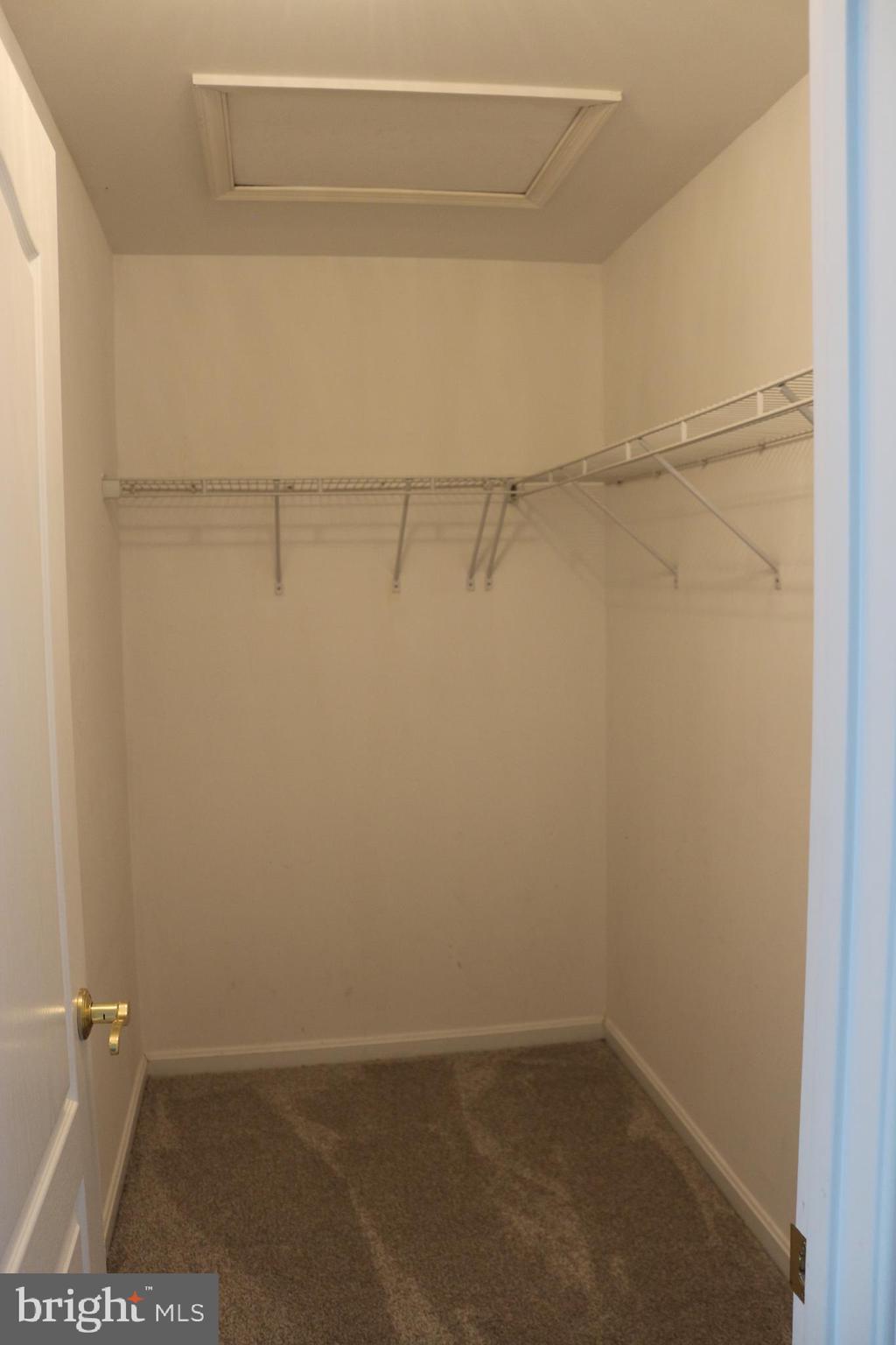 COLONIAL HILLS - Residential