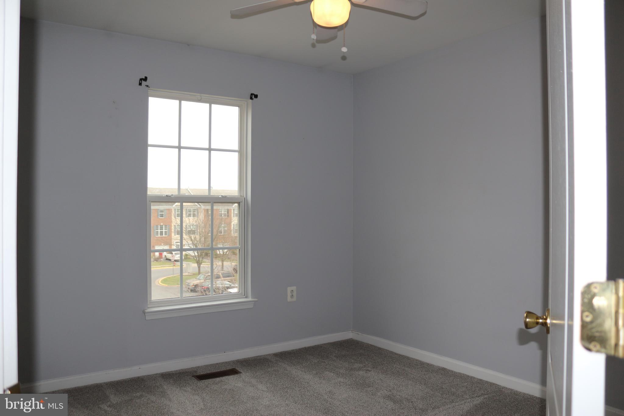 COLONIAL HILLS - Residential