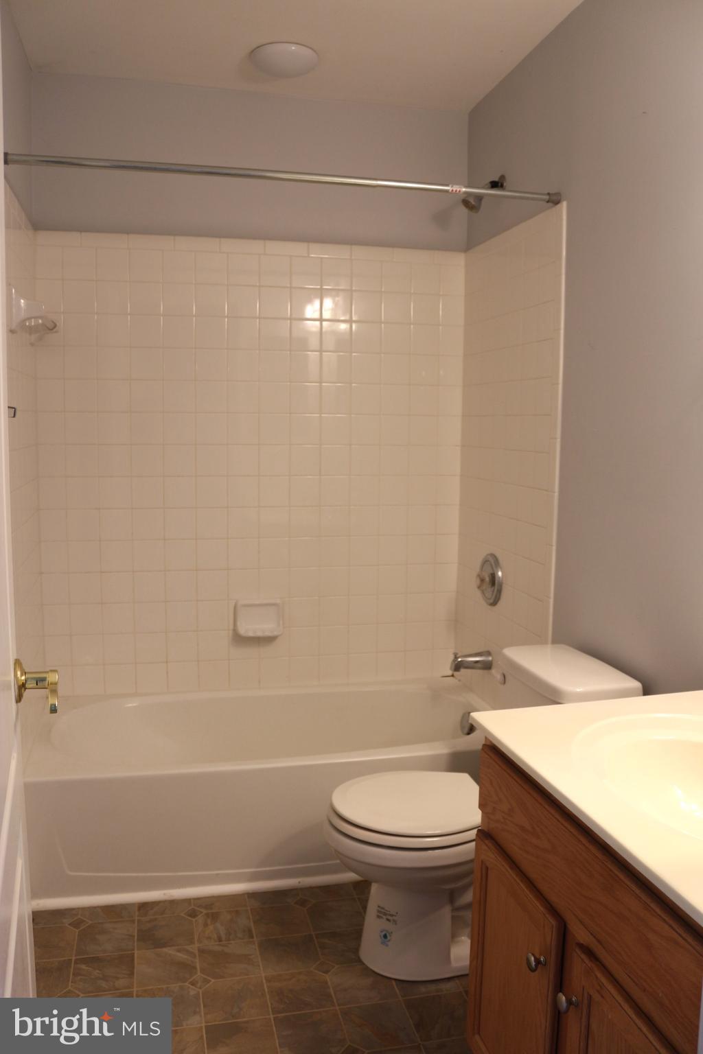 COLONIAL HILLS - Residential