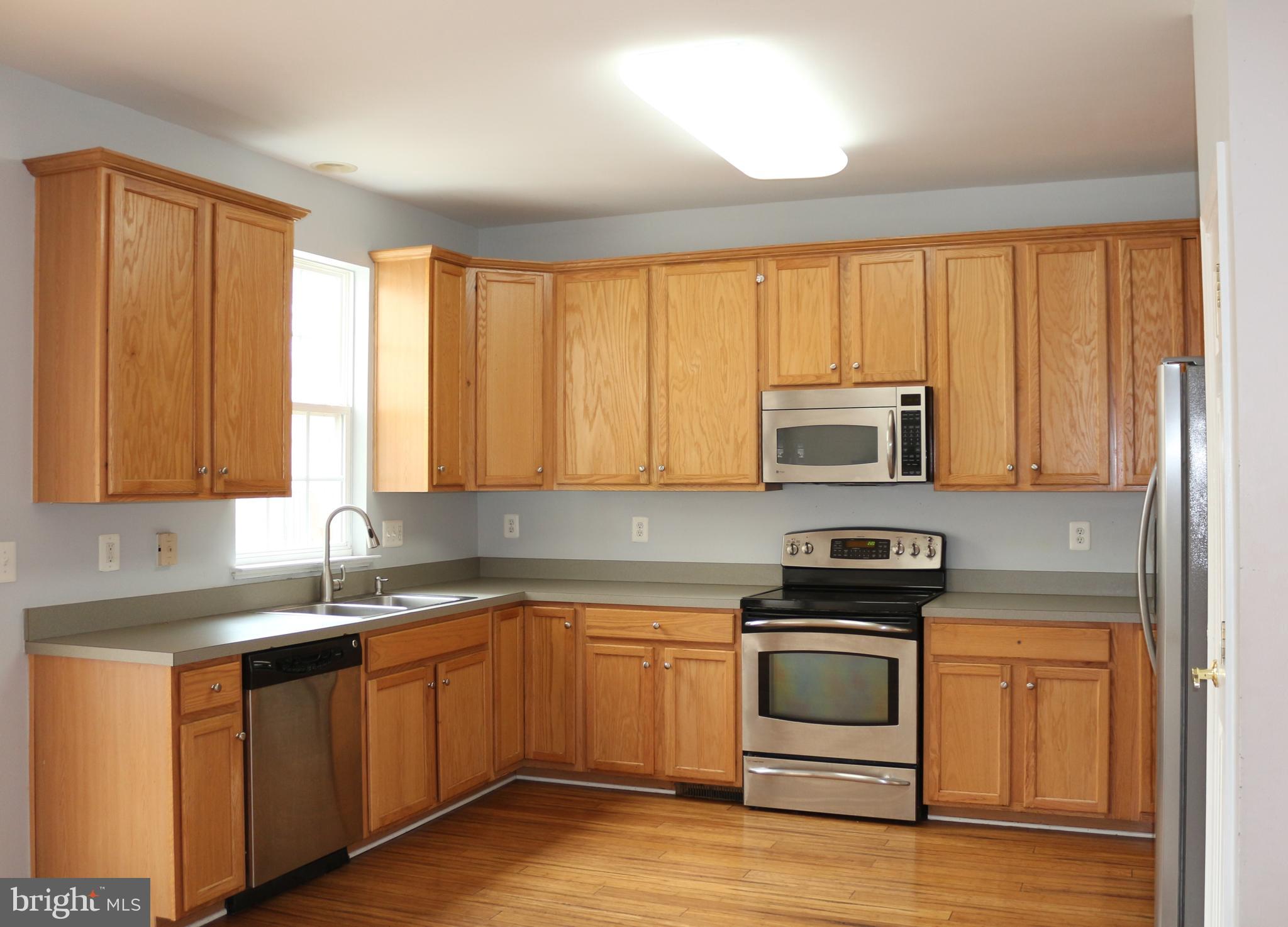 COLONIAL HILLS - Residential