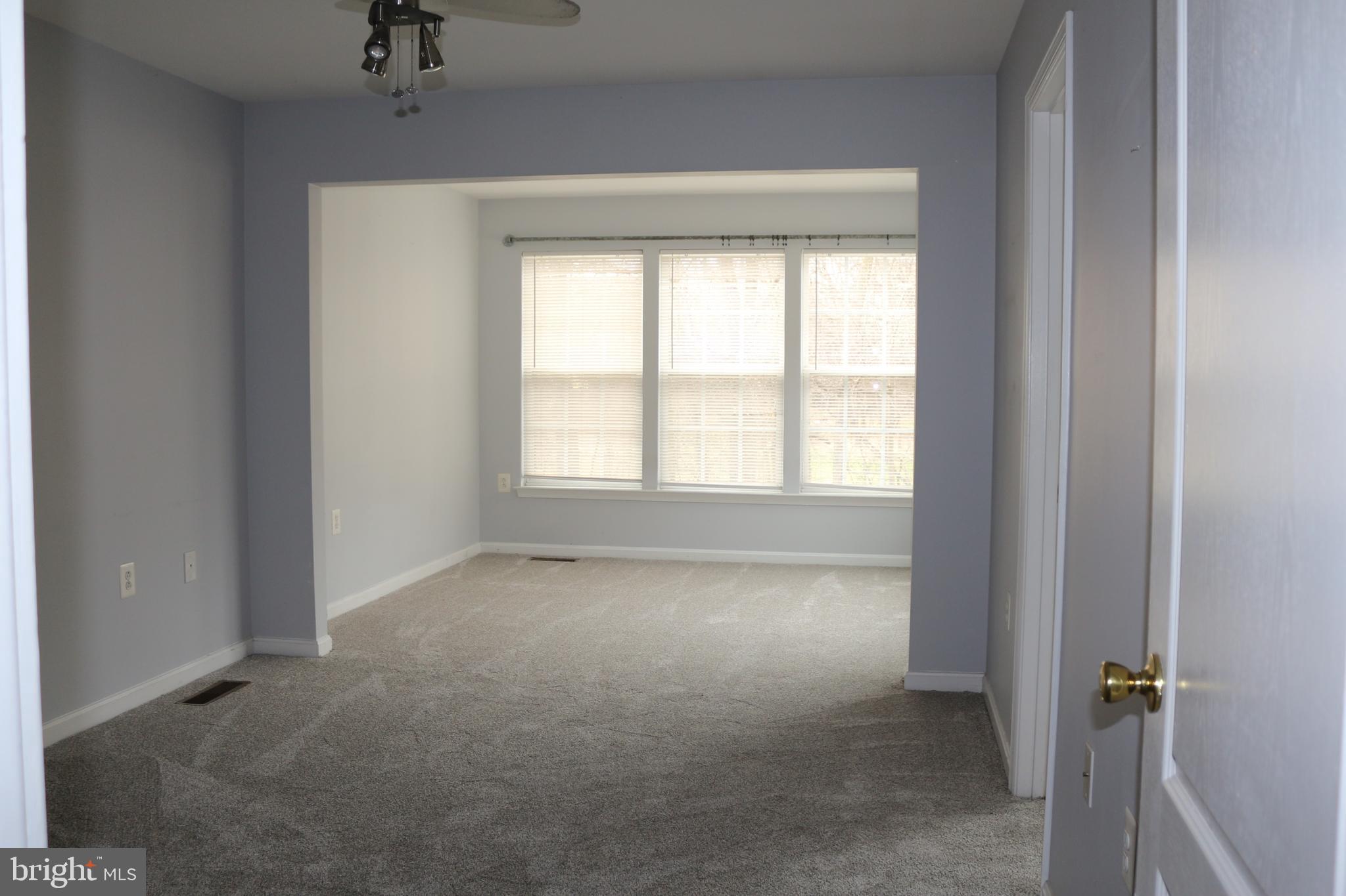 COLONIAL HILLS - Residential