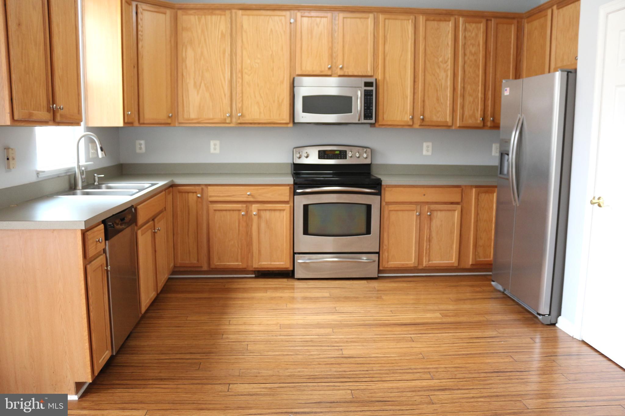 COLONIAL HILLS - Residential