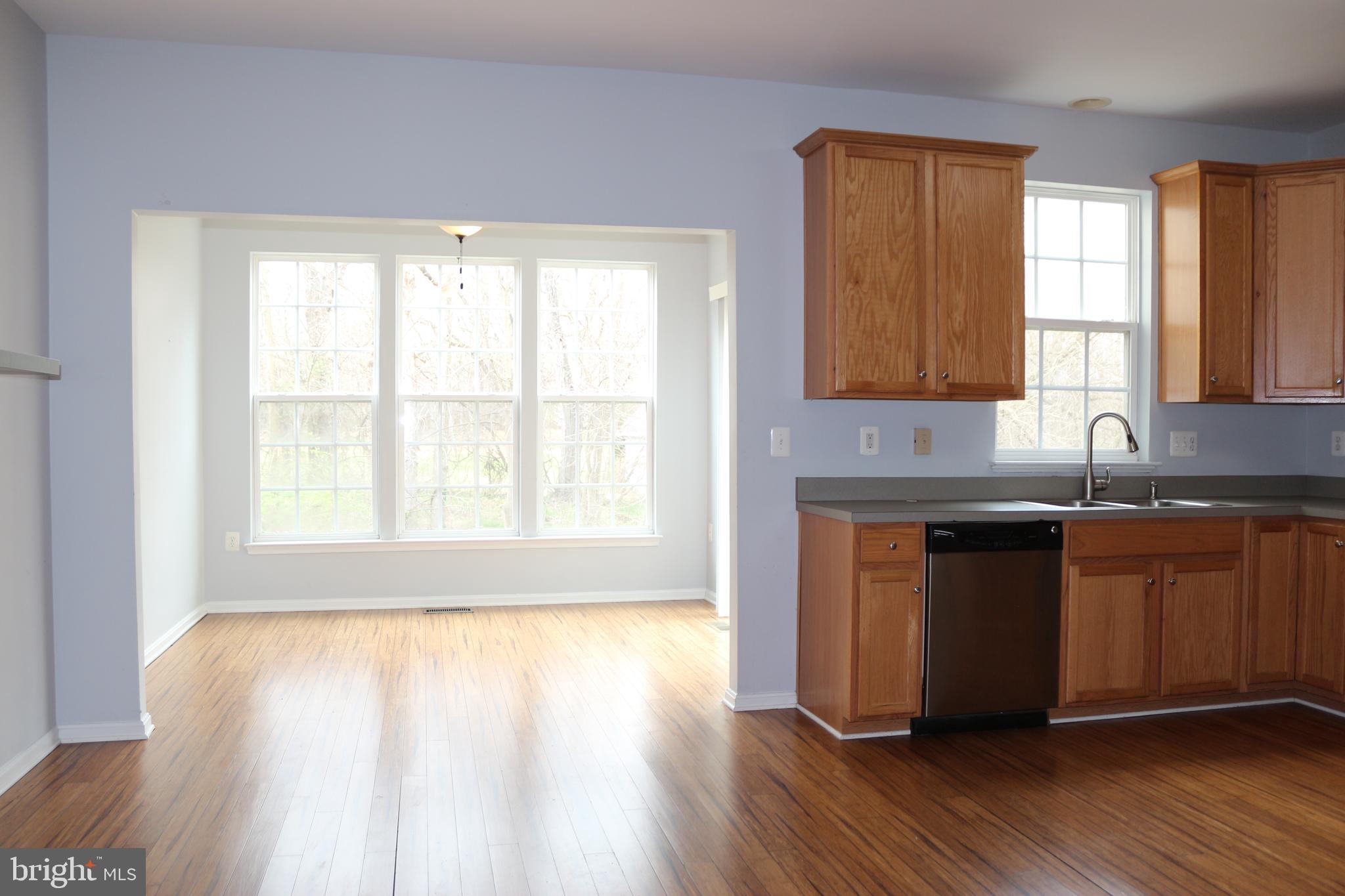 COLONIAL HILLS - Residential