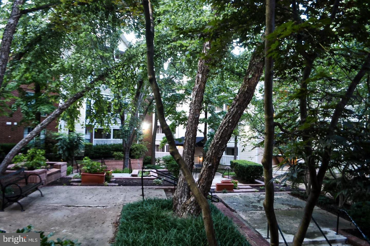 FOUNTAINS AT MCLEAN - Residential Lease