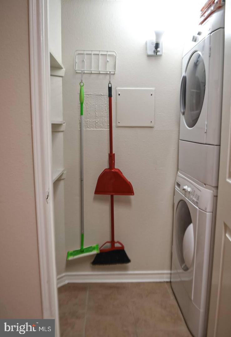 FOUNTAINS AT MCLEAN - Residential Lease