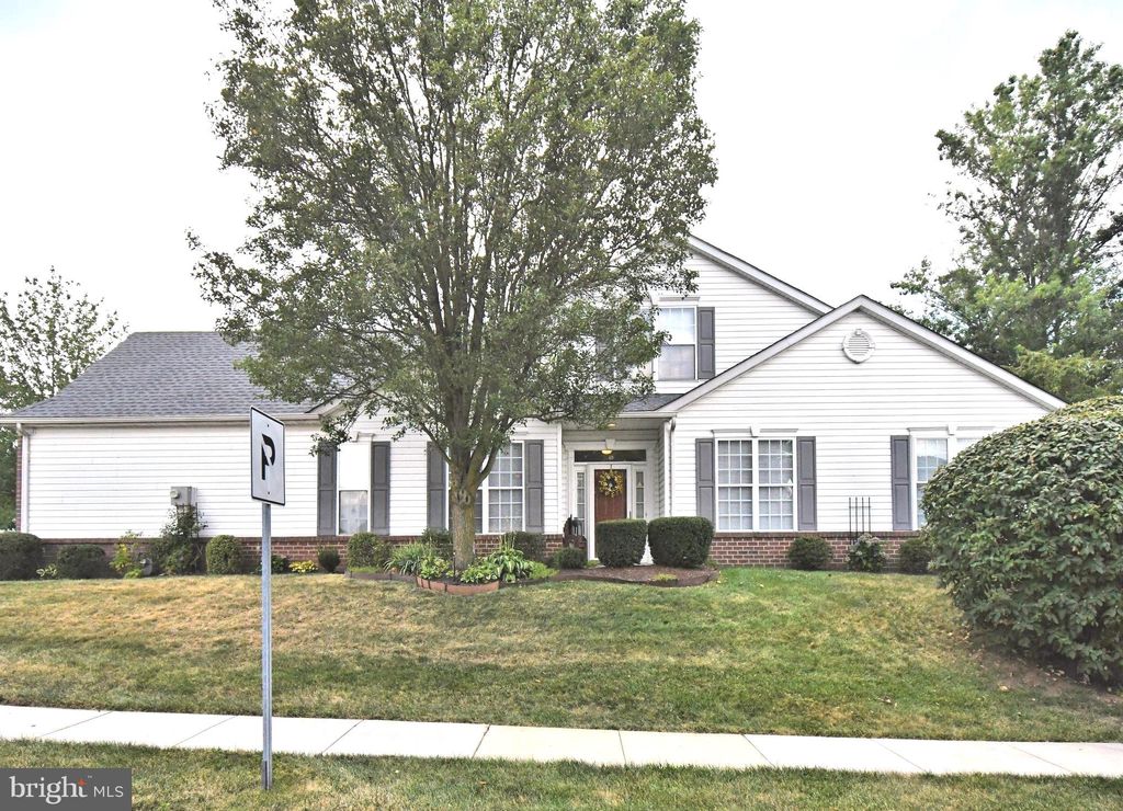 Photo of 2 Newbury Way, LANSDALE, PA 19446 (MLS # PAMC2152286)