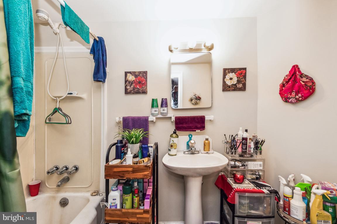 ROGNEL HEIGHTS - Residential Income